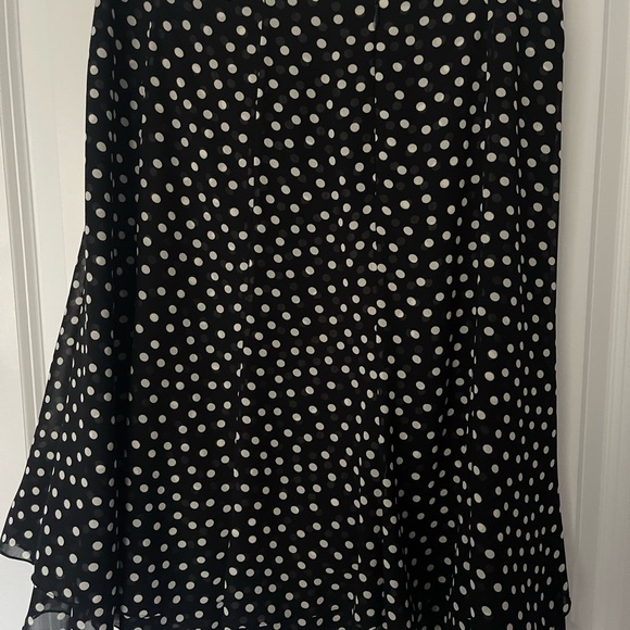 Tahari | Black & White Polk-a-Dot Skirt | Knee Length | Chiffon Material - Picture 3 of 5